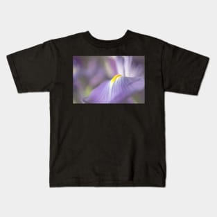 Iris in Soft Light Kids T-Shirt